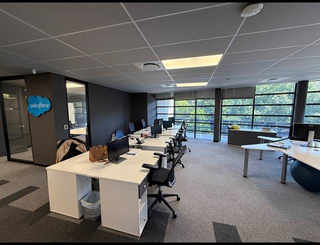 132M² OFFICE TO LET IN MELROSE ESTATE